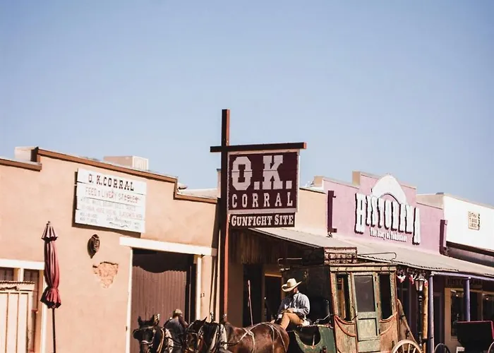 Cozy Old West Glamping Walk To *